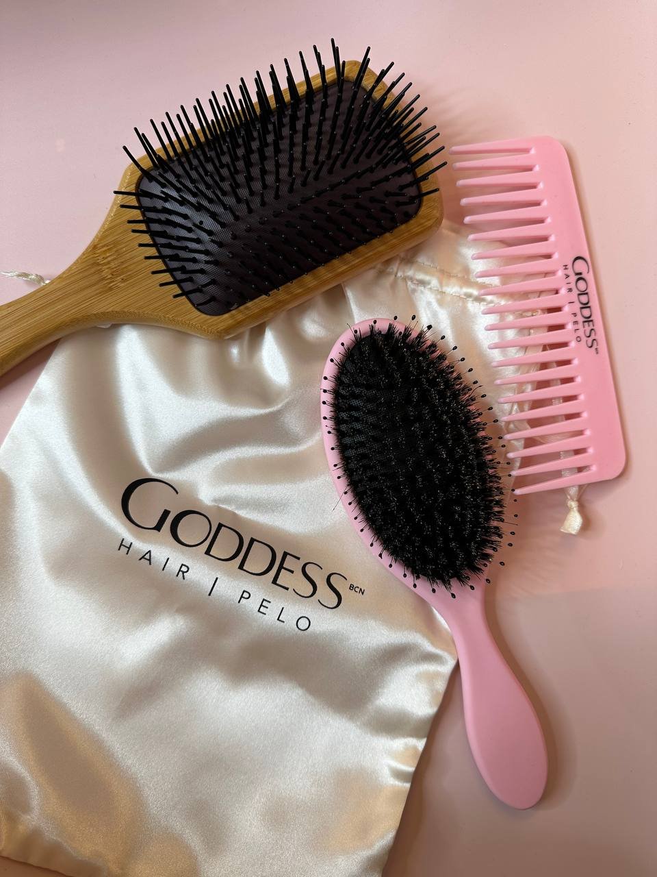Styling Kit: Brushes, Combs & Hair Curler